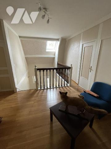 Pavillon indépendant sur 3400m2 de jardin clos arboré.