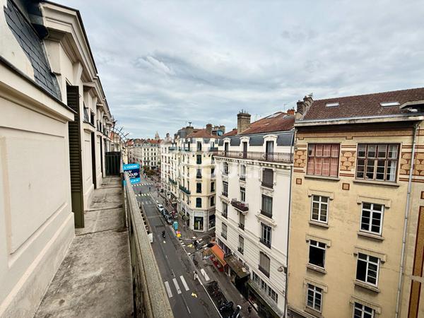 Appartement 3 pièces 66 m² avec balcon filant Lyon 1er