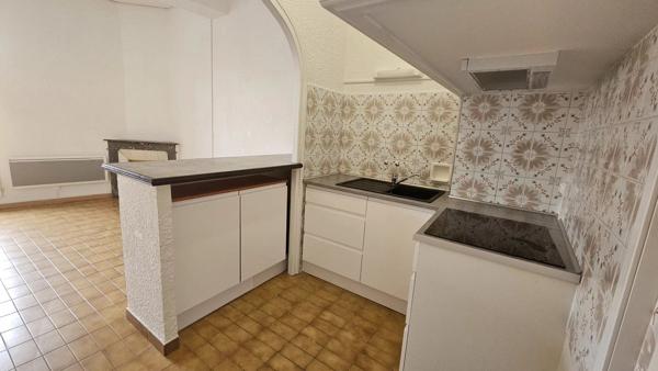 Vente                                                      Immeuble
                        
                     10 pièces                      190 m2                     à Elne