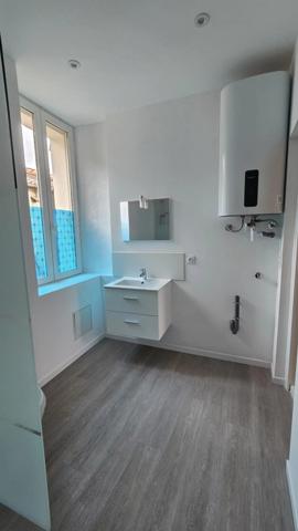 Vente                                                      Immeuble
                        
                     10 pièces                      190 m2                     à Elne