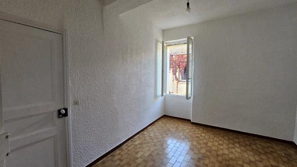Vente                                                      Immeuble
                        
                     10 pièces                      190 m2                     à Elne
