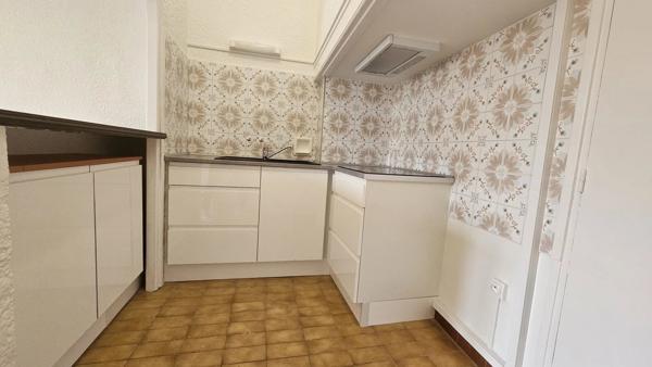 Vente                                                      Immeuble
                        
                     10 pièces                      190 m2                     à Elne