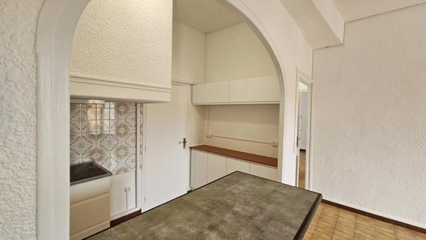 Vente                                                      Immeuble
                        
                     10 pièces                      190 m2                     à Elne
