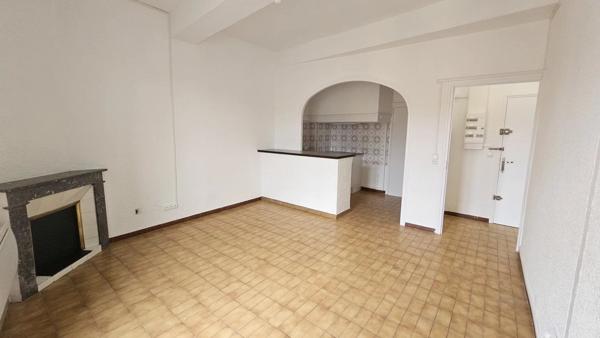 Vente                                                      Immeuble
                        
                     10 pièces                      190 m2                     à Elne