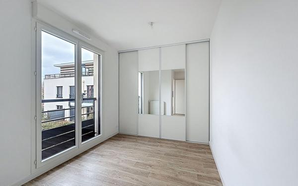 Appartement à vendre    4 pièces • 75,87 m2 Voisins-le-Bretonneux
