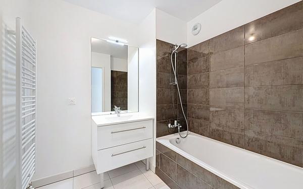 Appartement à vendre    4 pièces • 75,87 m2 Voisins-le-Bretonneux