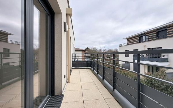 Appartement à vendre    4 pièces • 75,87 m2 Voisins-le-Bretonneux