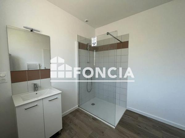 Location Appartement 3 pièces 65.92 m² - 22 AVENUE DE L'OCCITANIE Veyre Monton 63960