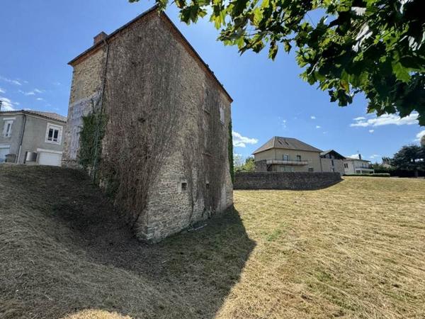 Maison à vendre |  Châlus |  6 pièces | 180 m²