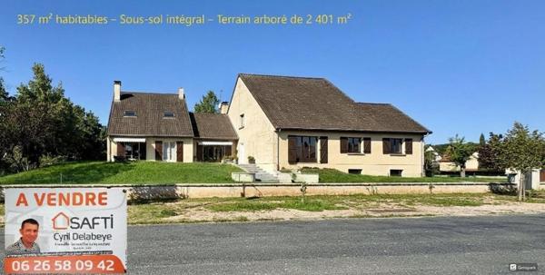 Maison T10 et plus, plain-pied total, volumes rares, potentiel multiple : un bien hors normes.