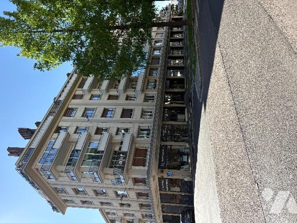 CENTRE VILLE RD EXCLUSIVITE : vaste appartement, balcon, ascenseur, parking, centre ville