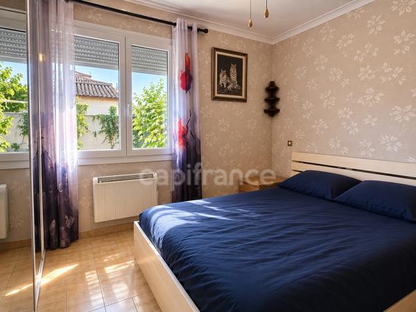 Maison plain pied de 80 m² avec 4 pièces, piscine jacuzzi et panneaux solaires à Vergèze