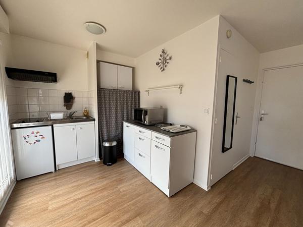 STUDIO MEUBLE - 23 M² - RUE DE LA LIBERTE