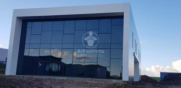 Location Local commercial 10 pièces 470 m2 à Saint-Jean-du-Cardonnay