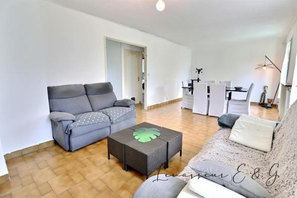 LA DRENNE - PAVILLON DE PLAIN-PIED AVEC SOUS-SOL TOTAL, TERRASSE DE 70 M² ET TERRAIN DE 1 144 M²