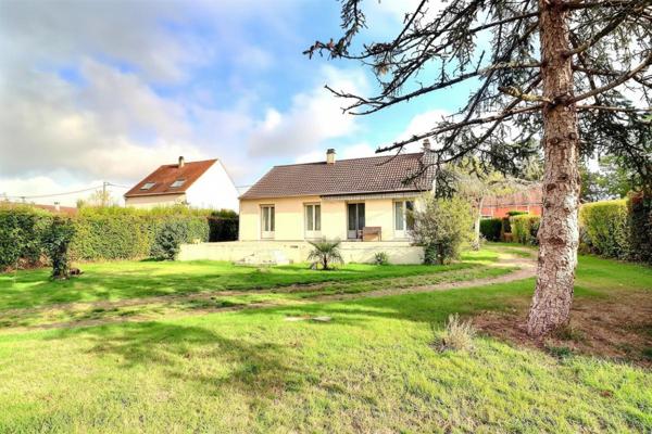 LA DRENNE - PAVILLON DE PLAIN-PIED AVEC SOUS-SOL TOTAL, TERRASSE DE 70 M² ET TERRAIN DE 1 144 M²