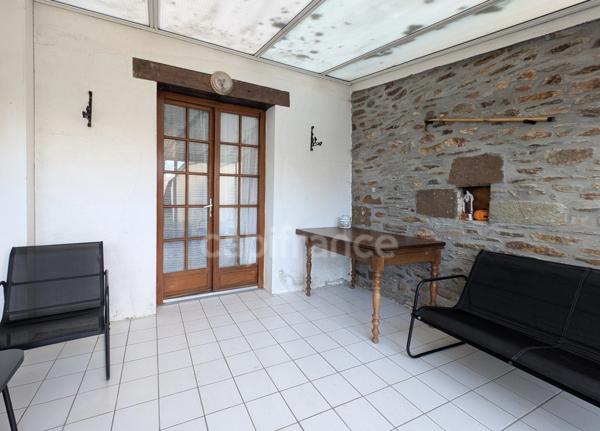 A vendre, Maison en pierres à rénover avec 2 hectares de terrain plat à Carentoir – Idéal chevaux et projets nature.”