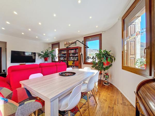 Millau (12100) APPARTEMENT T4 DE 136 M² AU DERNIER ETAGE - POSSIBILITE DE GARAGE