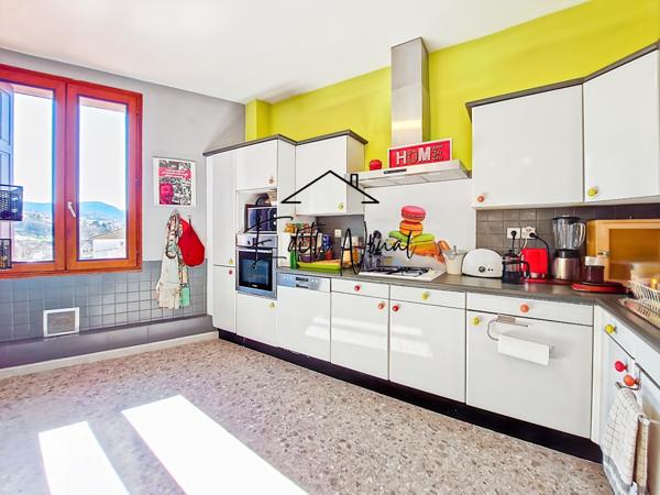 Millau (12100) APPARTEMENT T4 DE 136 M² AU DERNIER ETAGE - POSSIBILITE DE GARAGE