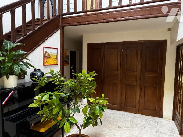 Maison 7 pièces 223 m²