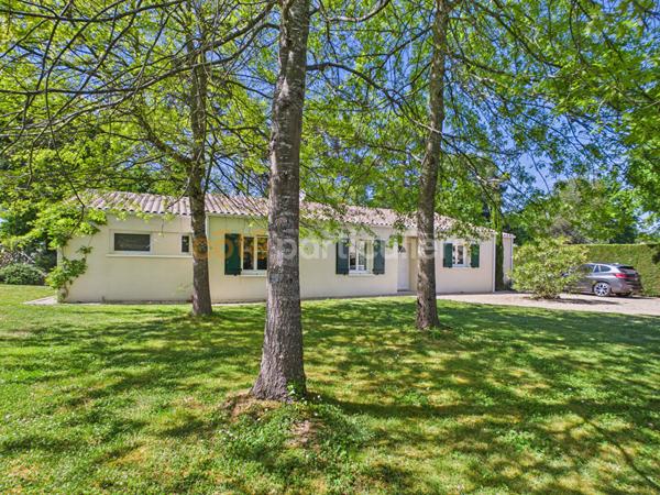 Vente
                Maison126,76 m² - 6 Pièces -
                    LES MATHES (17570)