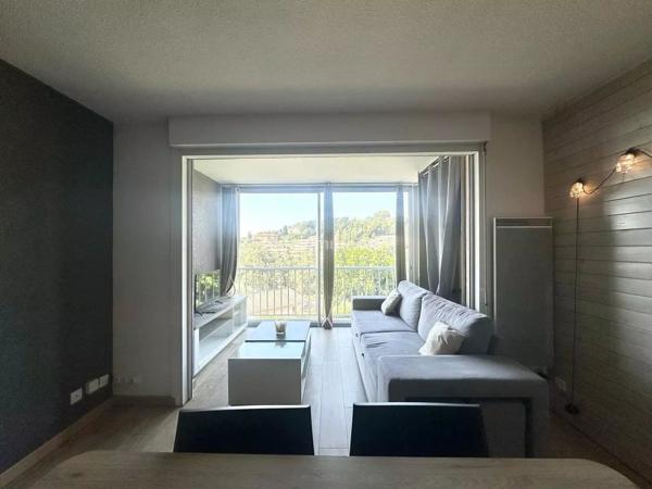 Location                                                      Appartement
                        
                     2 pièces                      33 m2                     à Villeneuve-Loubet