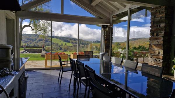 Propriété d’exception avec deux habitations et dépendances