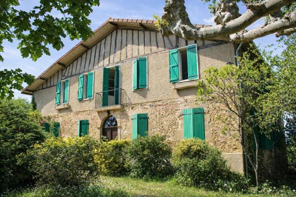 Maison 11 pièces près de Nogaro, vue magnifique, piscine et grande grange.