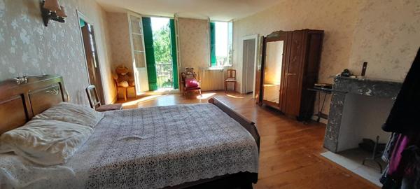 Maison 11 pièces près de Nogaro, vue magnifique, piscine et grande grange.