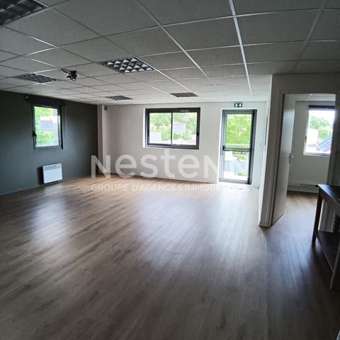 A louer Bureaux Vannes  107 m2, accès facile grands axes. parking
