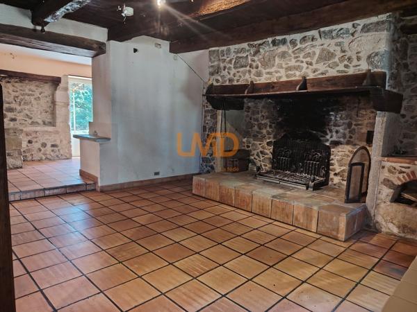 Grande maison en pierres