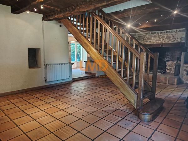 Grande maison en pierres