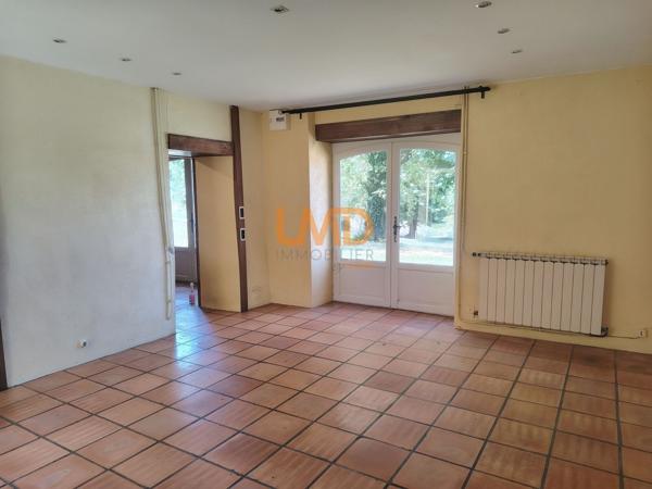 Grande maison en pierres