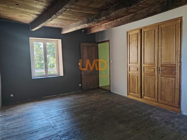 Grande maison en pierres