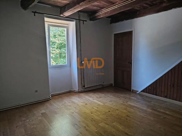 Grande maison en pierres