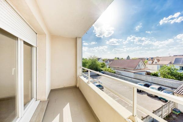 A VENDRE STUDIO PROCHE GARE A PIED AVEC BALCON ET PARKING !