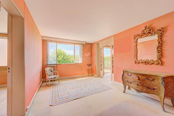 Appartement Saint Germain En Laye 4 pièces 64.10 m2 298 000 € **  - Référence  18433