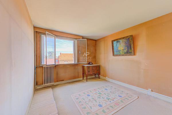 Appartement Saint Germain En Laye 4 pièces 64.10 m2 298 000 € **  - Référence  18433
