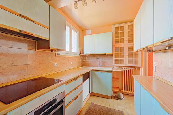 Appartement Saint Germain En Laye 4 pièces 64.10 m2 298 000 € **  - Référence  18433