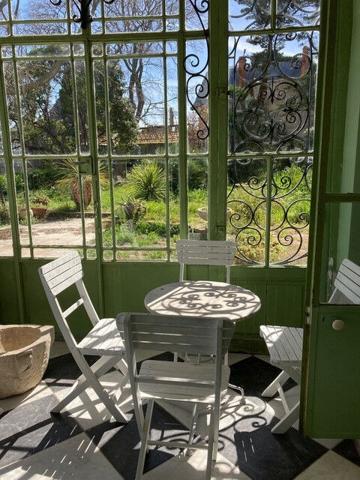 Bel appartement meublé de 270 m² - Libre