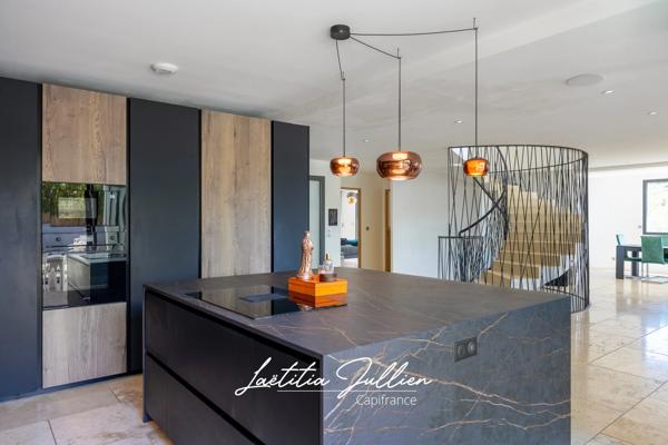 Villa californienne T5 + T2 indépendant avec piscine – Les Accates Marseille 11e