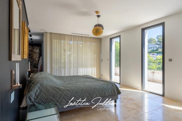 Villa californienne T5 + T2 indépendant avec piscine – Les Accates Marseille 11e