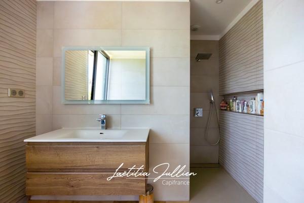 Villa californienne T5 + T2 indépendant avec piscine – Les Accates Marseille 11e