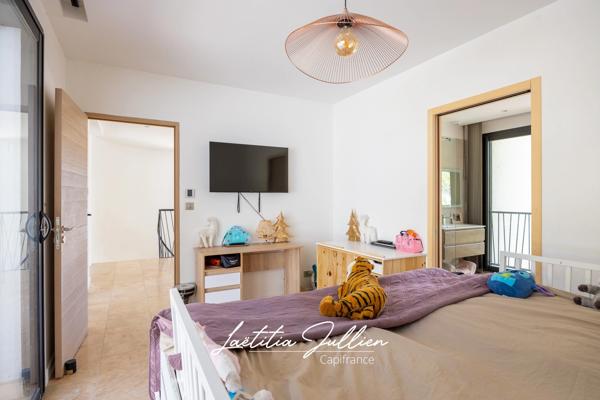 Villa californienne T5 + T2 indépendant avec piscine – Les Accates Marseille 11e