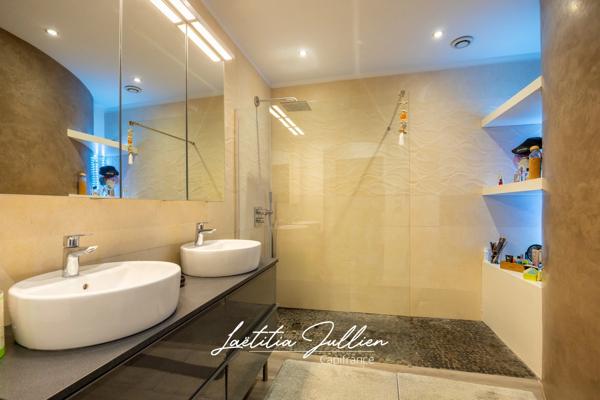 Villa californienne T5 + T2 indépendant avec piscine – Les Accates Marseille 11e