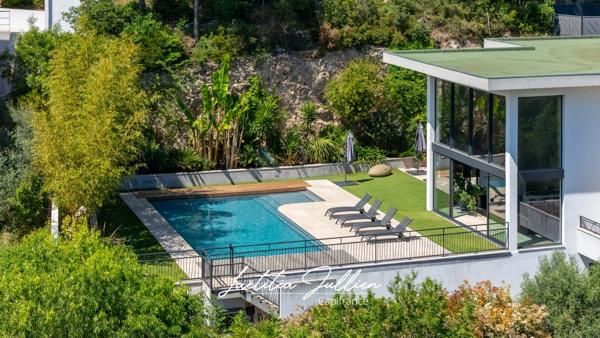 Villa californienne T5 + T2 indépendant avec piscine – Les Accates Marseille 11e
