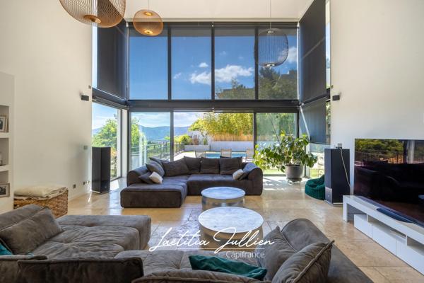 Villa californienne T5 + T2 indépendant avec piscine – Les Accates Marseille 11e