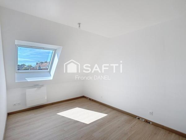 Maison de 96?m² comprenant 4 pièces principales, dont 3 chambres ainsi qu’un garage