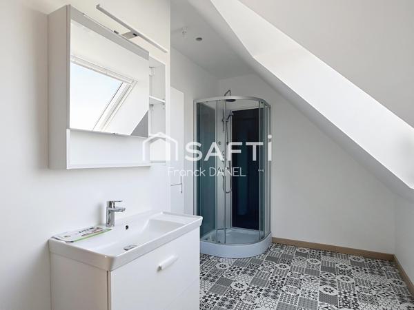 Maison de 96?m² comprenant 4 pièces principales, dont 3 chambres ainsi qu’un garage