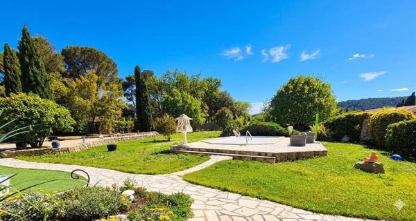 Grande propriété 5 chambres très fort potentiel